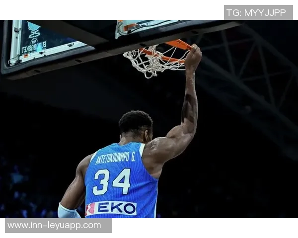 字母哥疯狂表现半场高效得分18分助球队领先正负值达15